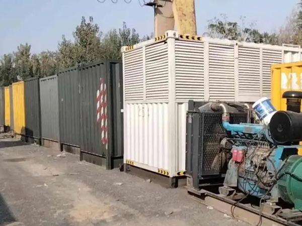安溪200KW柴油发电机机组每小时油耗是多少？